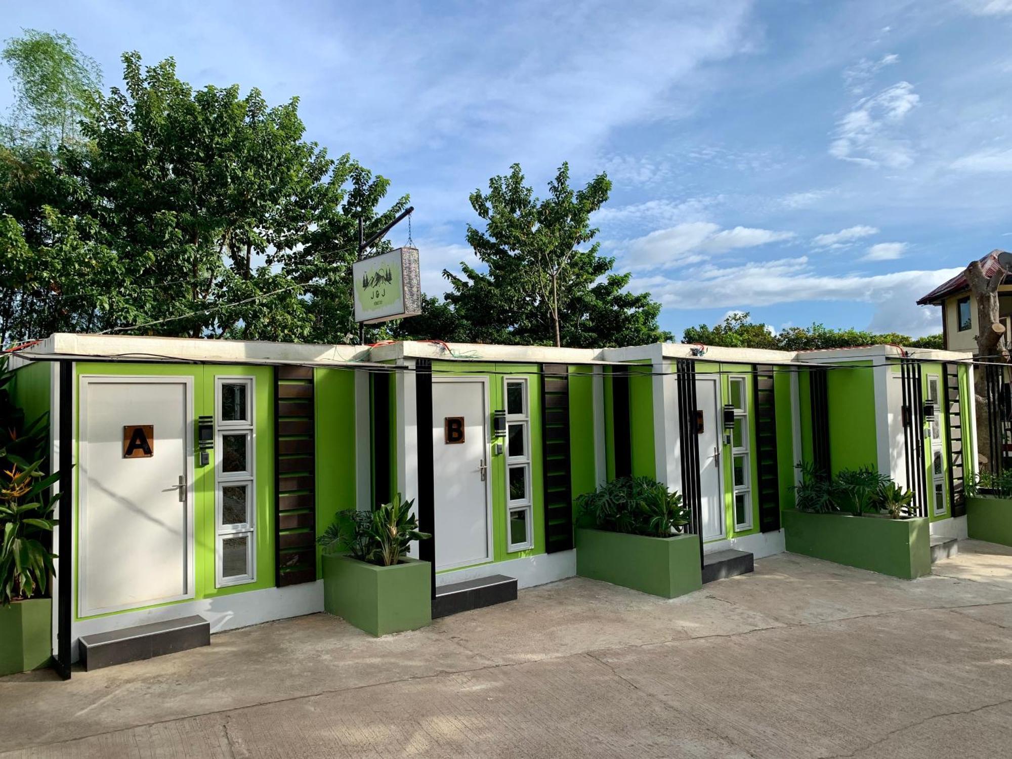 J & J Homestay Coron Exterior photo