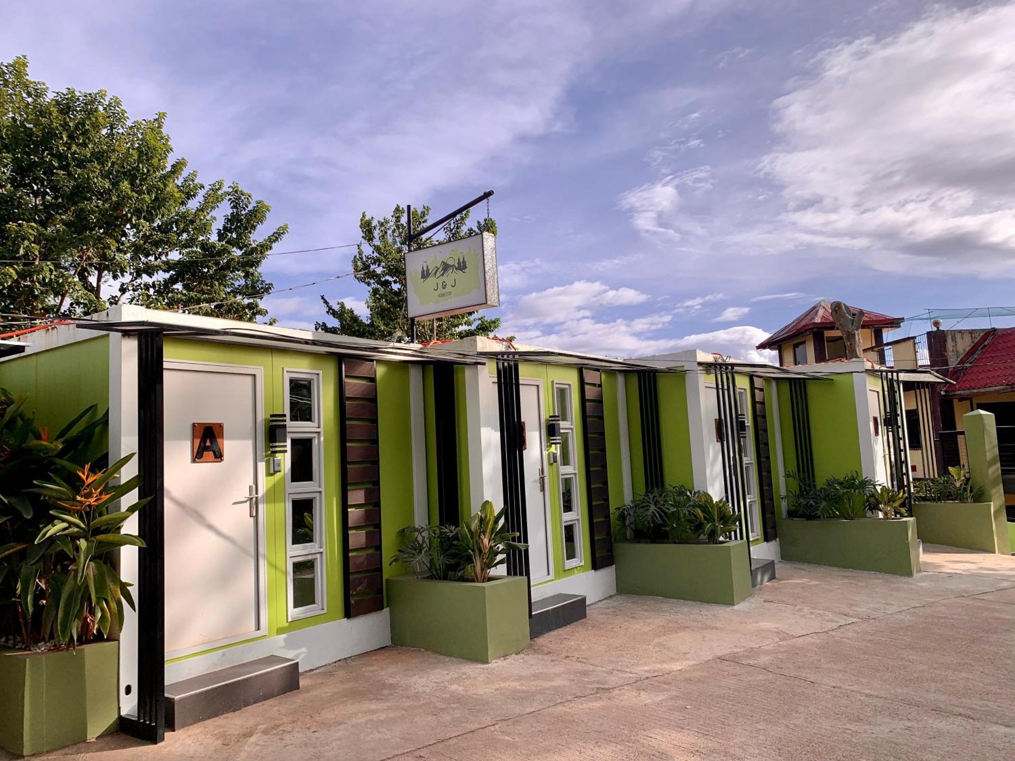 J & J Homestay Coron Exterior photo